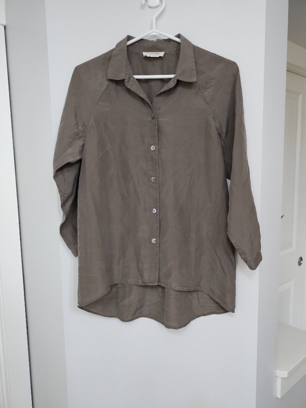 100% silk GOLDEN button down long sleeve blouse